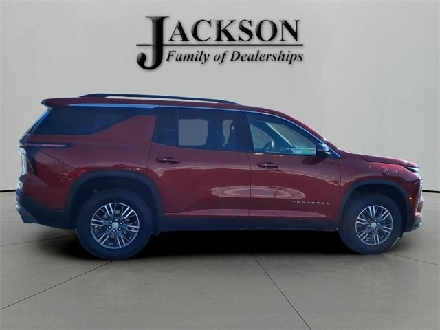 2024 Chevrolet Traverse LT