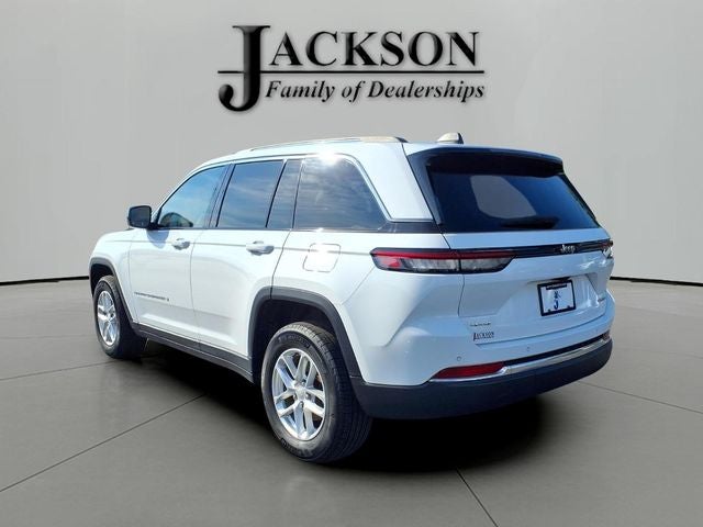 2023 Jeep Grand Cherokee Laredo 4x4