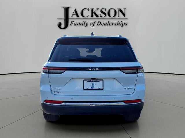 2023 Jeep Grand Cherokee Laredo 4x4