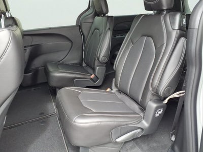 2027 Chrysler Pacifica PACIFICA SELECT