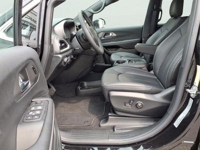 2027 Chrysler Pacifica PACIFICA SELECT