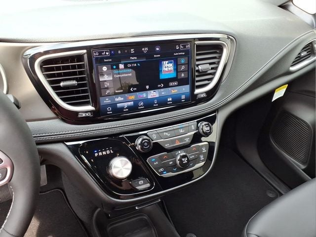 2027 Chrysler Pacifica PACIFICA SELECT
