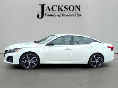 2024 Nissan Altima 2.5 SR