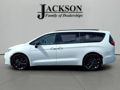 2025 Chrysler Pacifica Limited